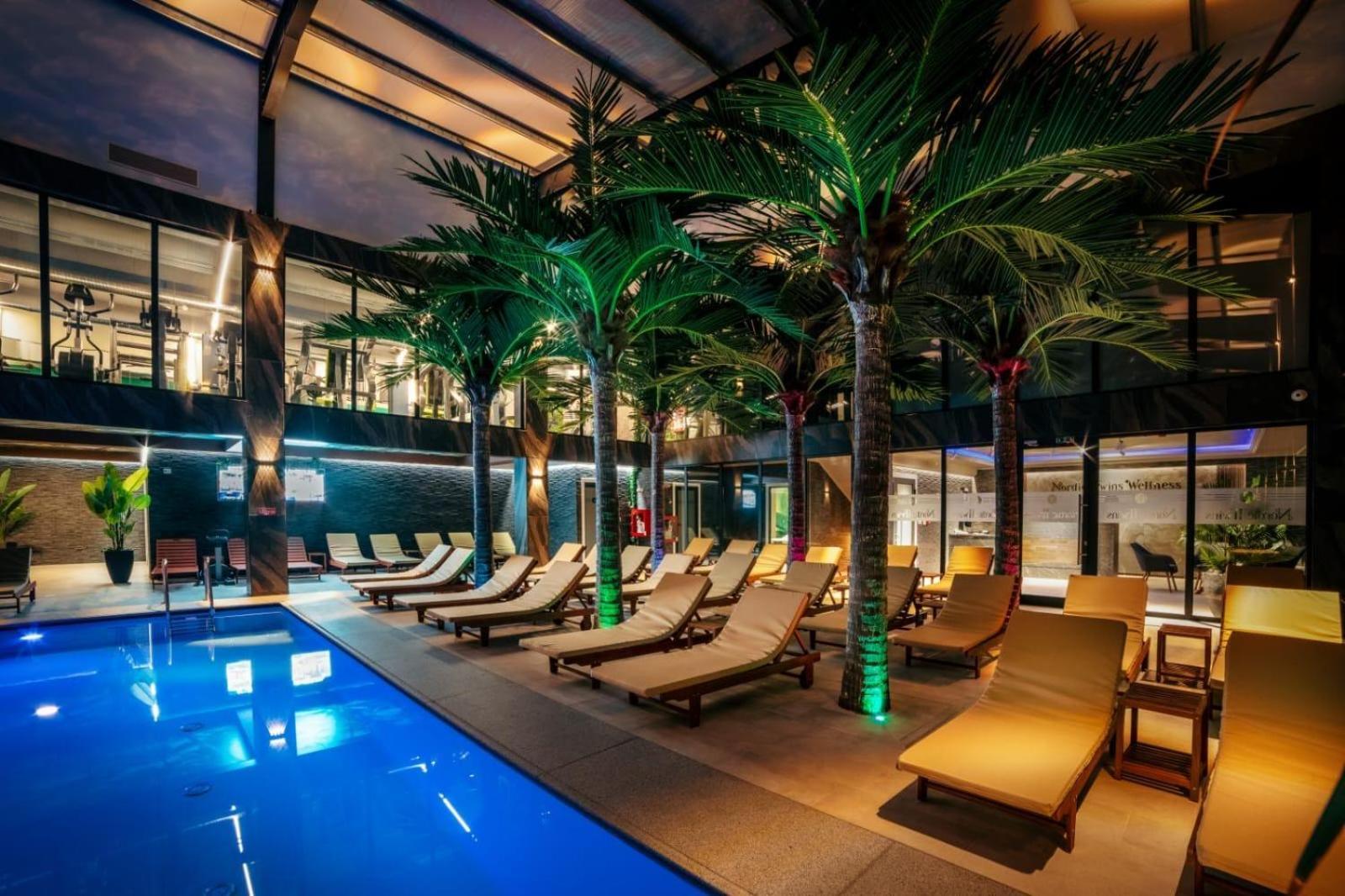 Hotel Nordic Twins & Wellness Radauti Exterior photo