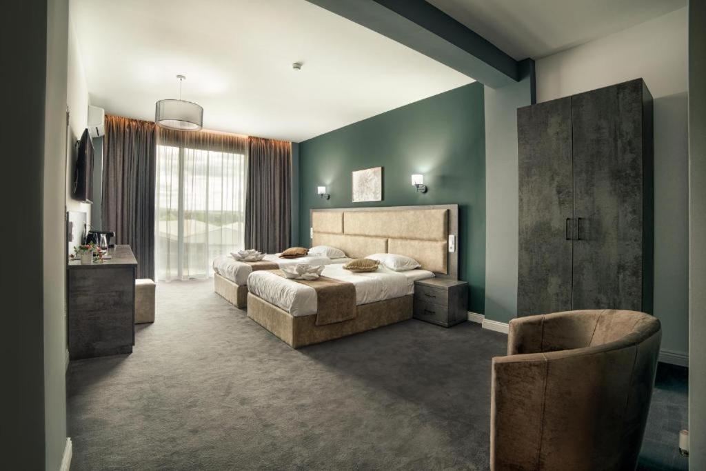 Hotel Nordic Twins & Wellness Radauti Exterior photo